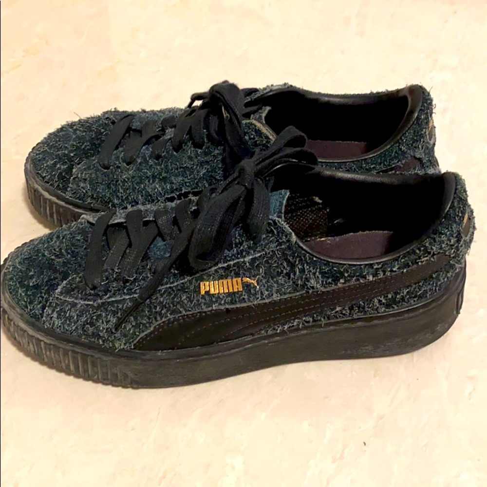 PUMA black furry dress sneakers sz37 61/2 Like New